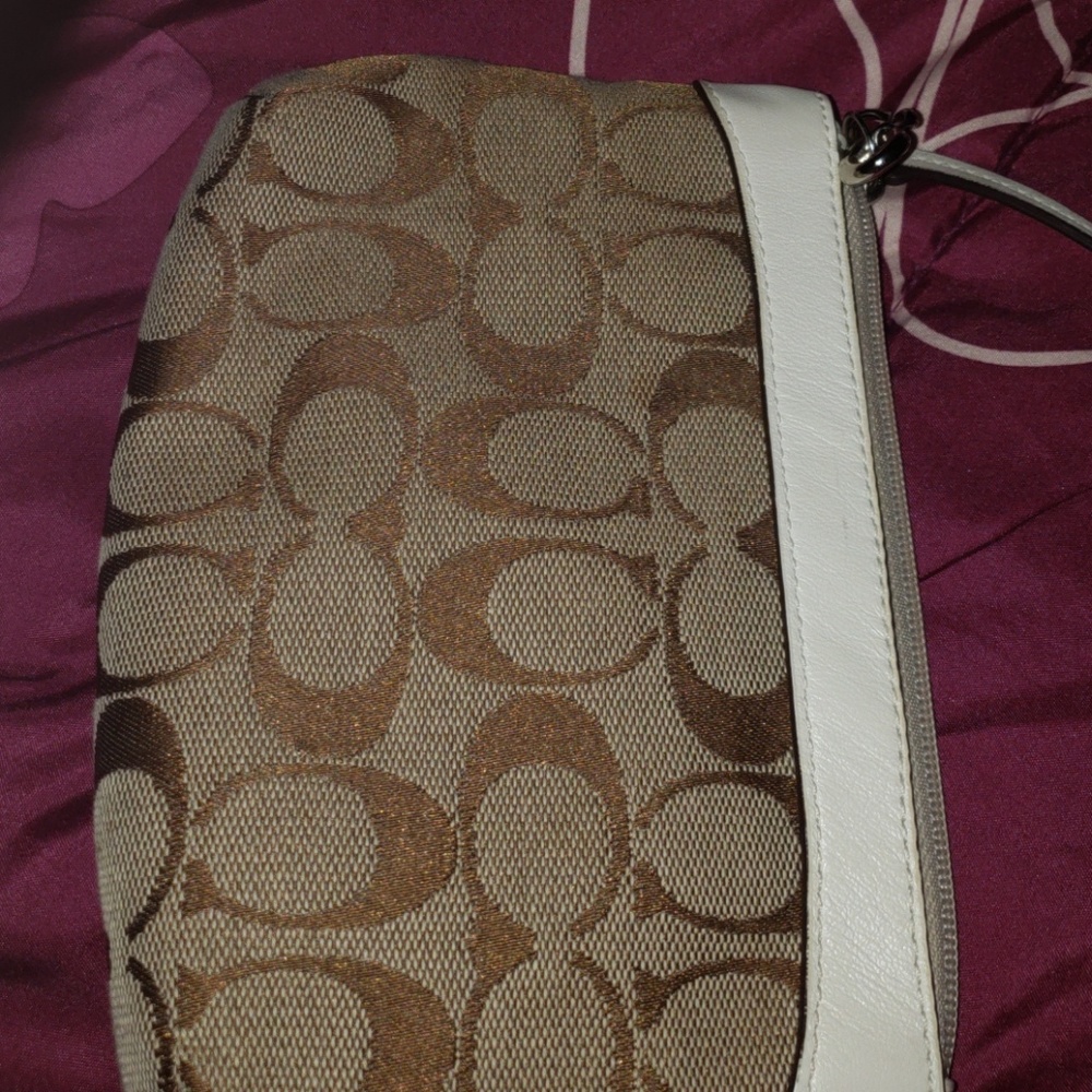 ⏳coach wristlet gently used 🎯 - Picture 3 of 6
